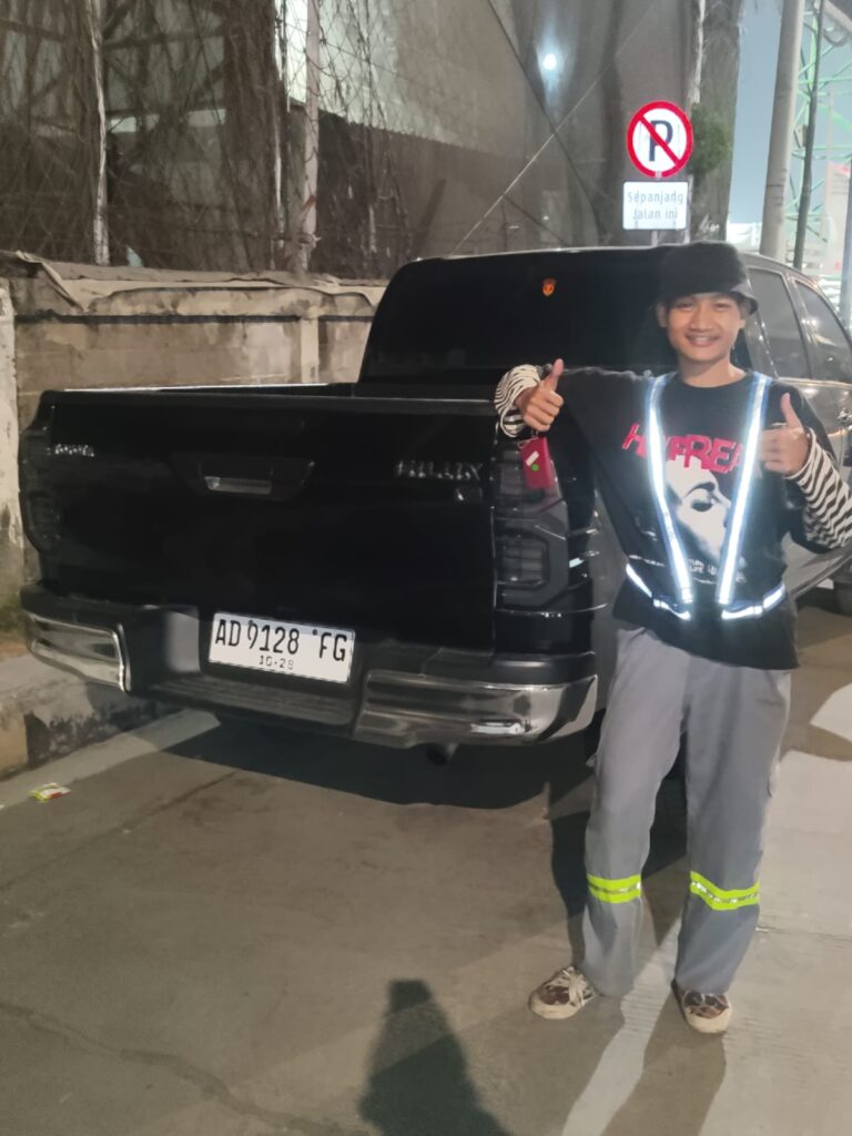 Jasa Kirim Mobil Toyota Hilux DC Tujuan Makassar